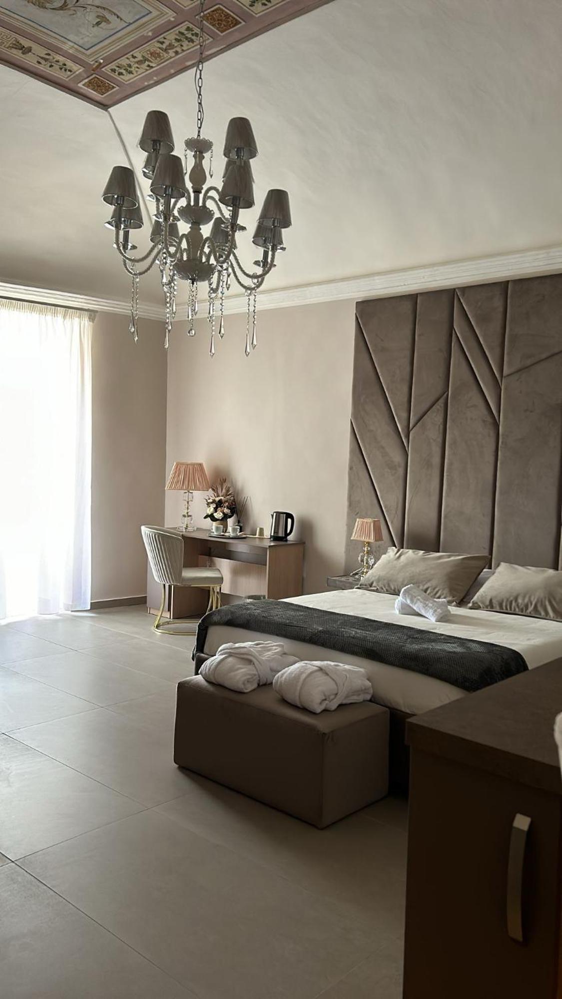 B&B Suites&Rooms Piazza Dei Martiri Katanya Dış mekan fotoğraf