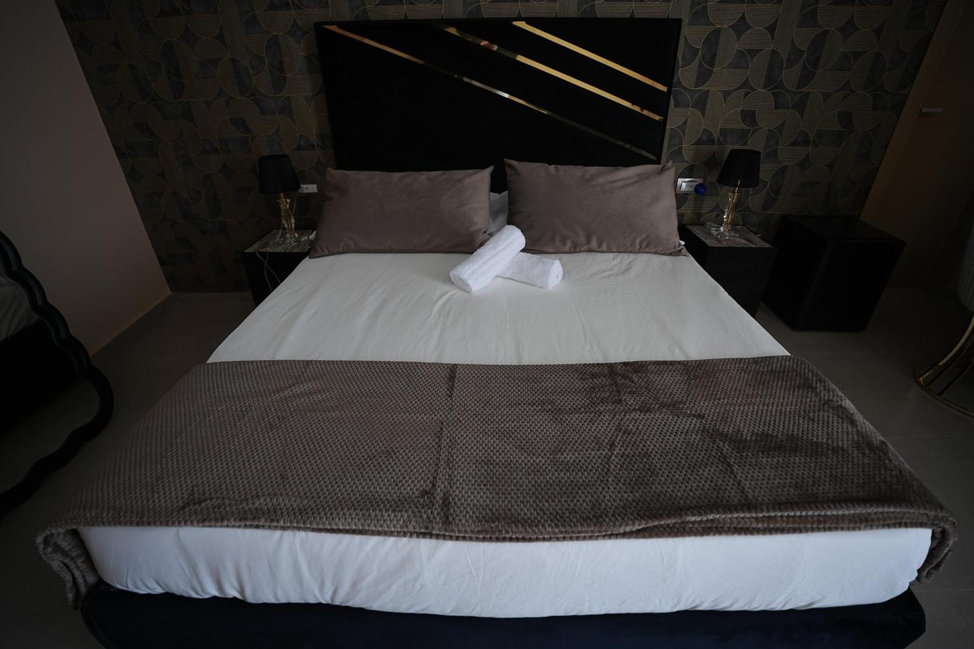 B&B Suites&Rooms Piazza Dei Martiri Katanya Dış mekan fotoğraf